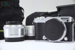 2022年11月19日に一心堂が買取したNikon Nikon 1 J5 ダブルレンズキット シルバーの画像