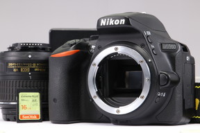 2024年06月17日に一心堂が買取したNikon D5500 18-55 VR II レンズキット ブラックの画像