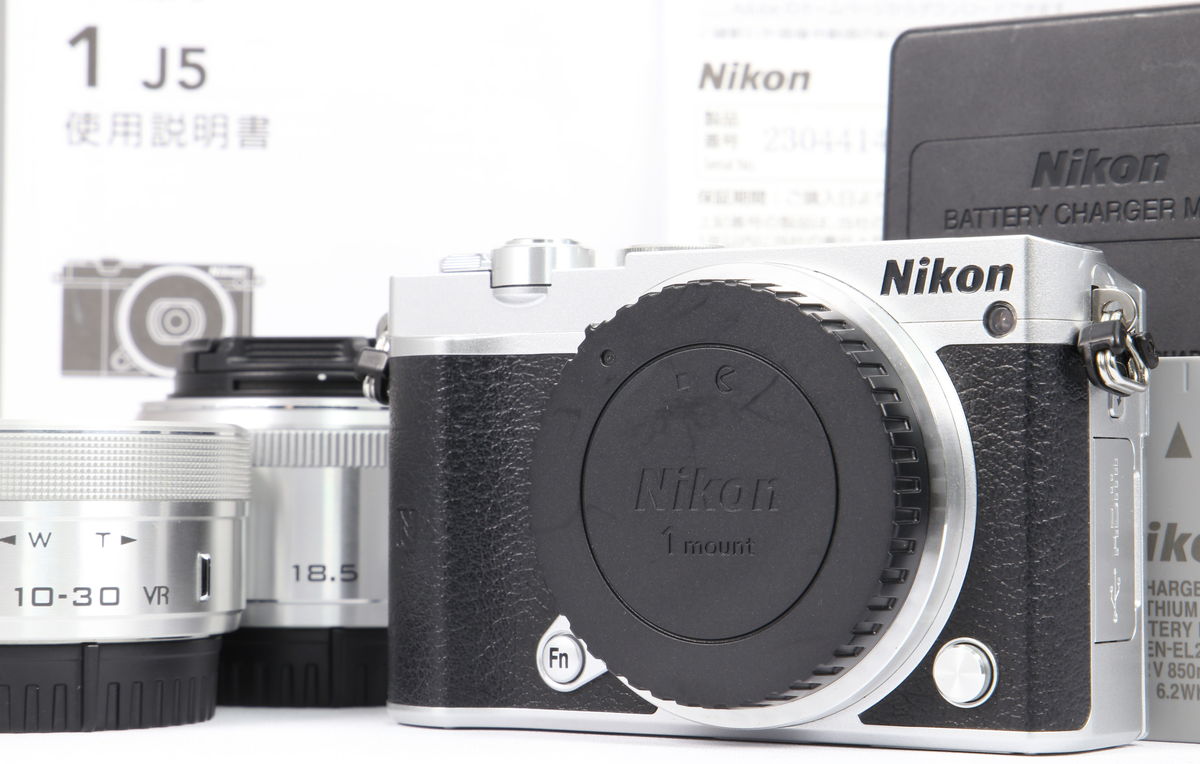 2024年07月19日に買取させていただいたNikon Nikon 1 J5 ダブルレンズキット シルバーの画像