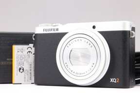 2024年08月31日に一心堂が買取したFUJIFILM XQ2 シルバーの画像