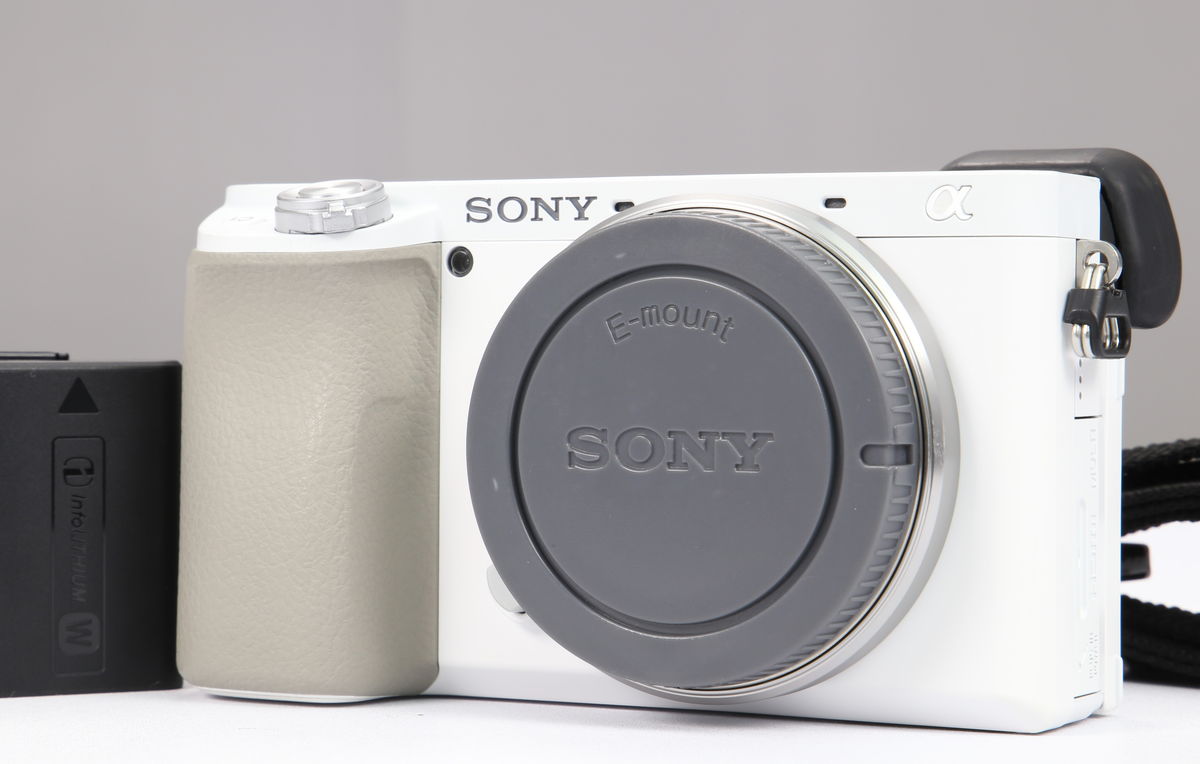 2024年10月04日に一心堂が買取したSONY α6100 ボディ ILCE-6100 ホワイトの画像