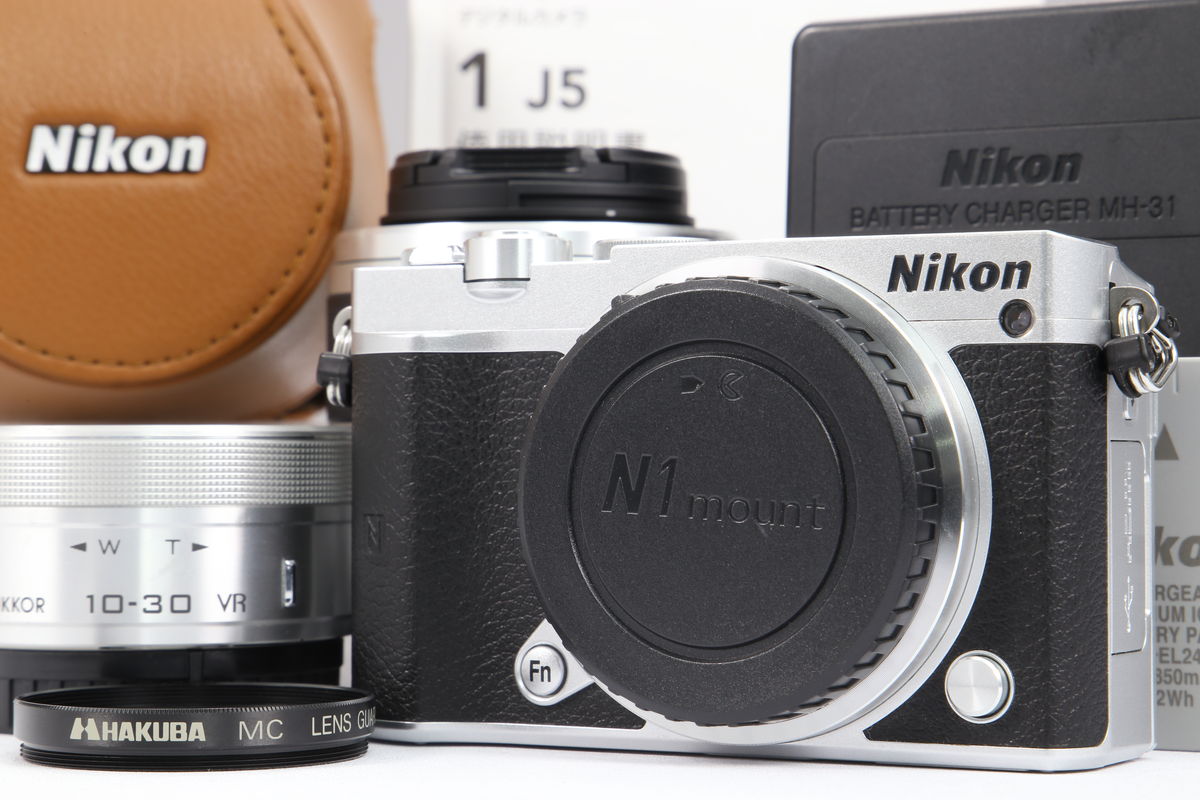 2025年01月11日に一心堂が買取したNikon Nikon 1 J5 ダブルズームレンズキット シルバーの画像