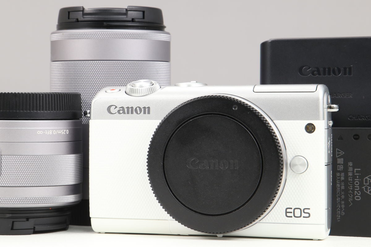 2025年02月04日に一心堂が買取したCanon EOS M100 ダブルズームキット ホワイトの画像