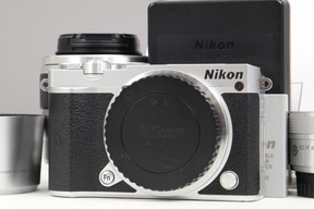 2025年05月06日に一心堂が買取したNikon Nikon 1 J5 ダブルズームレンズキット シルバーの画像