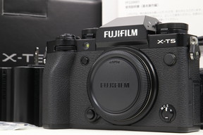 2025年05月08日に一心堂が買取したFUJIFILM X-T5 ボディ ブラックの画像