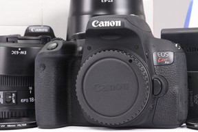 2025年05月15日に一心堂が買取したCanon EOS Kiss X9i ダブルズームキットの画像