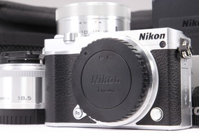2025年05月29日に一心堂が買取したNikon Nikon 1 J5 ダブルズームレンズキット シルバーの画像