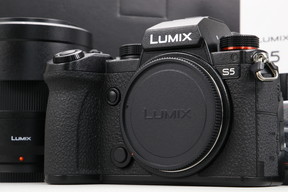 2025年06月18日に一心堂が買取したPanasonic LUMIX S5 標準ズームレンズキット DC-S5Kの画像