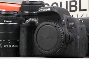 2025年06月16日に一心堂が買取したCanon EOS Kiss X8i ダブルズームキットの画像