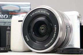 2025年07月01日に一心堂が買取したSONY α NEX-5T パワーズームレンズキット NEX-5TL ホワイトの画像