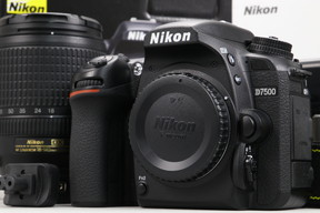 2025年06月30日に一心堂が買取したNikon D7500 18-140 VR レンズキットの画像