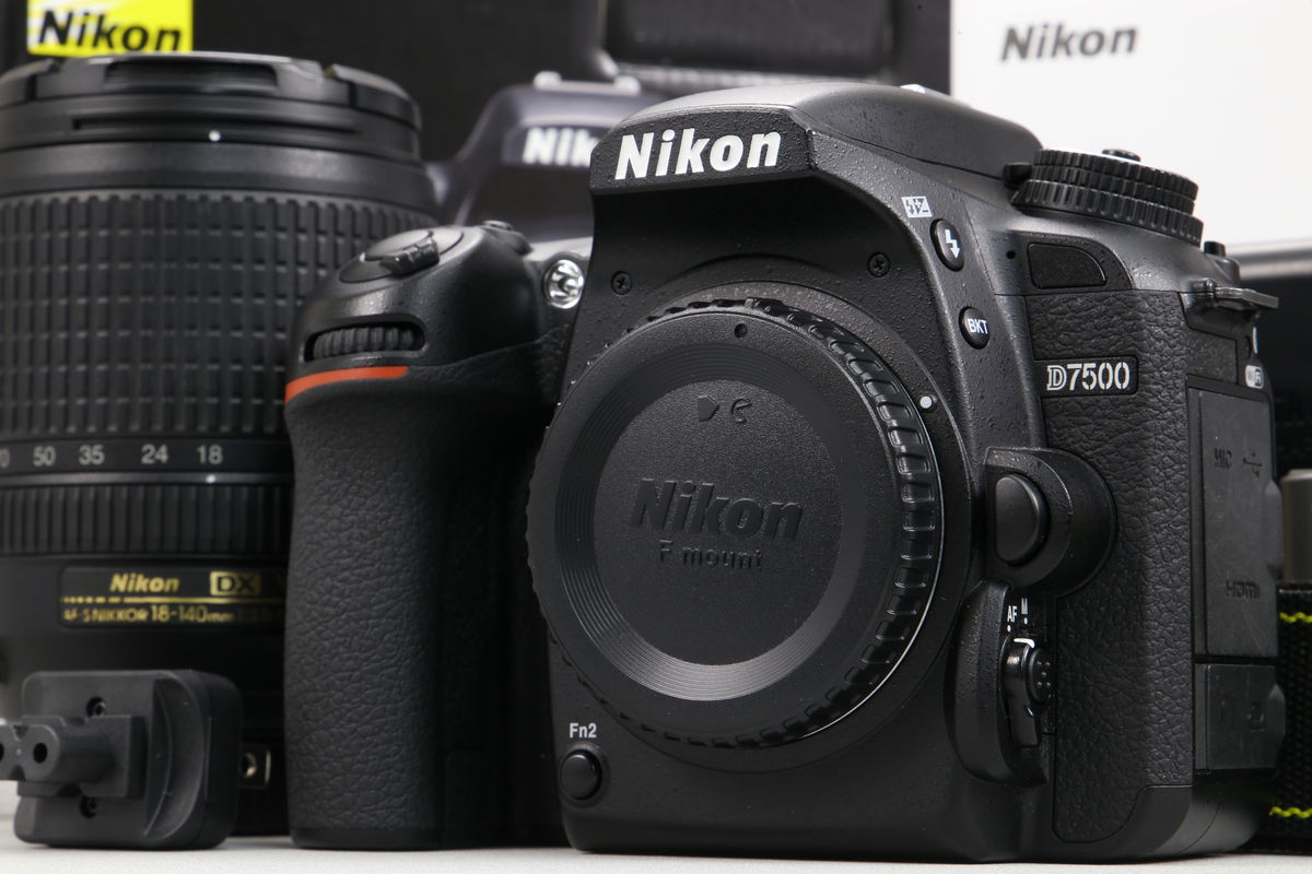2025年06月30日に一心堂が買取したNikon D7500 18-140 VR レンズキットの画像