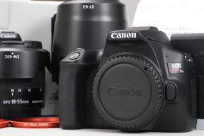 2025年07月03日に一心堂が買取したCanon EOS Kiss X10 ダブルズームキット ブラックの画像
