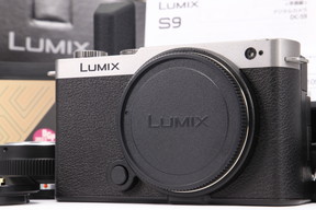 2025年07月14日に一心堂が買取したPanasonic LUMIX S9 ボディ DC-S9 ダークシルバーの画像