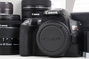 2025年07月26日に一心堂が買取したCanon EOS Kiss X10 ダブルズームキット ブラックの画像