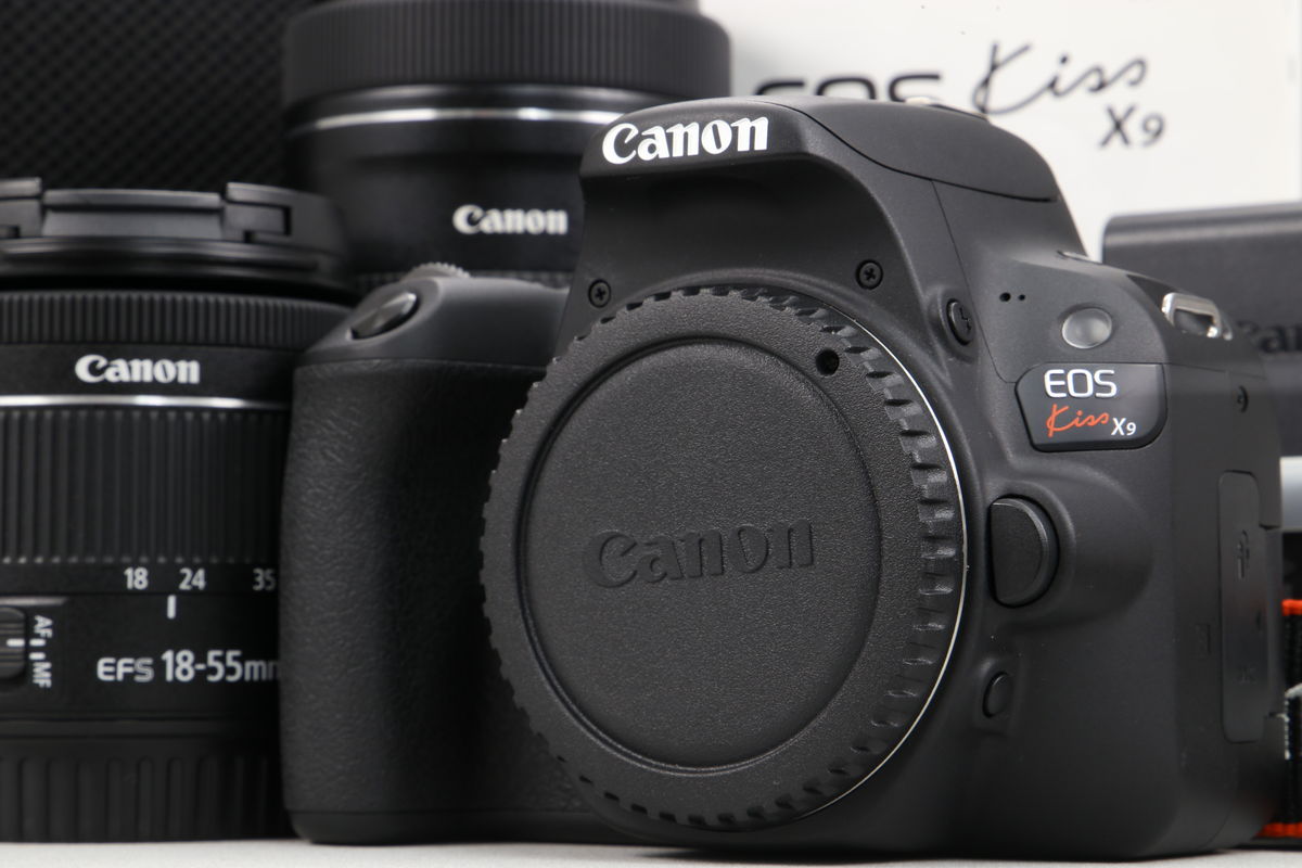 2025年07月30日に買取させていただいたCanon EOS Kiss X9 ダブルズームキットの画像