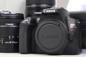 2025年08月13日に一心堂が買取したCanon EOS Kiss X10 ダブルズームキット ブラックの画像