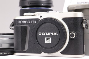 2025年08月19日に一心堂が買取したOLYMPUS PEN E-PL9 EZダブルズームキット ブラックの画像