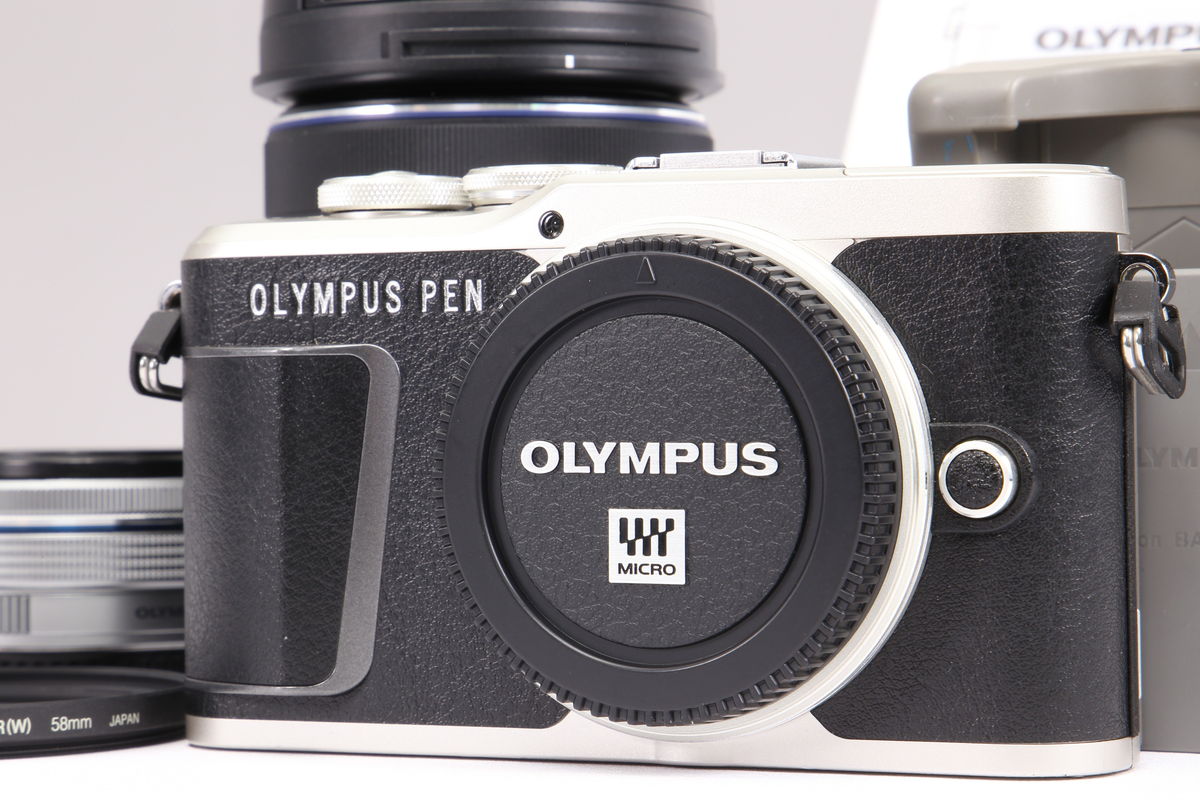 2025年08月19日に一心堂が買取したOLYMPUS PEN E-PL9 EZダブルズームキット ブラックの画像