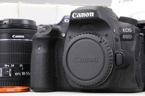 2025年09月15日に一心堂が買取したCanon EOS 80D EF-S18-55 IS STM レンズキットの画像