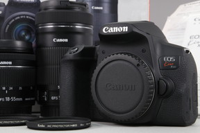 2025年10月19日に一心堂が買取したCanon EOS Kiss X10i ダブルズームキットの画像