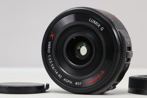 2025年11月30日に一心堂が買取したPanasonic LUMIX G X VARIO PZ 14-42mm F3.5-5.6 ASPH. POWER O.I.S. H-PS14042 ブラックの画像
