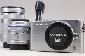 2025年12月20日に一心堂が買取したOLYMPUS PEN Lite E-PL3 ダブルズームキット シルバーの画像