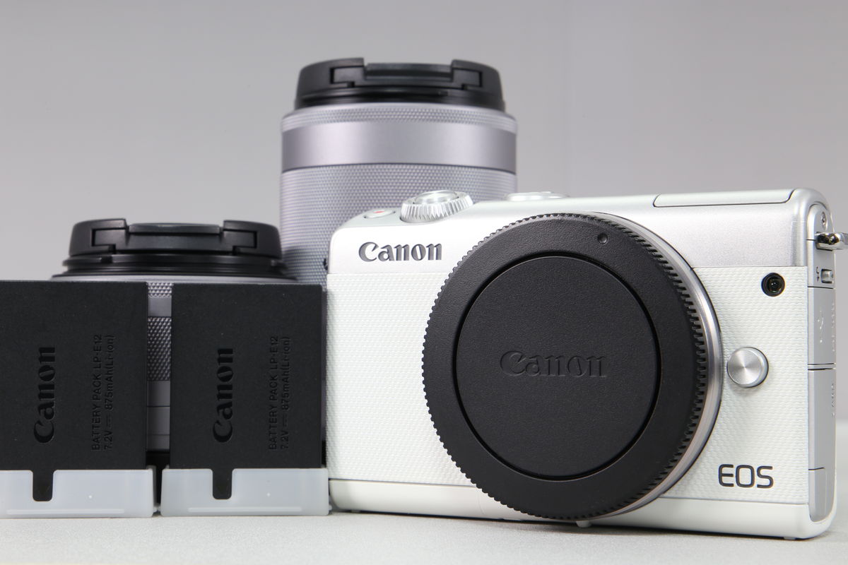 2026年01月19日に一心堂が買取したCanon EOS M100 ダブルズームキット ホワイトの画像