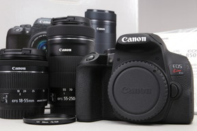 2026年01月24日に一心堂が買取したCanon EOS Kiss X10i ダブルズームキットの画像