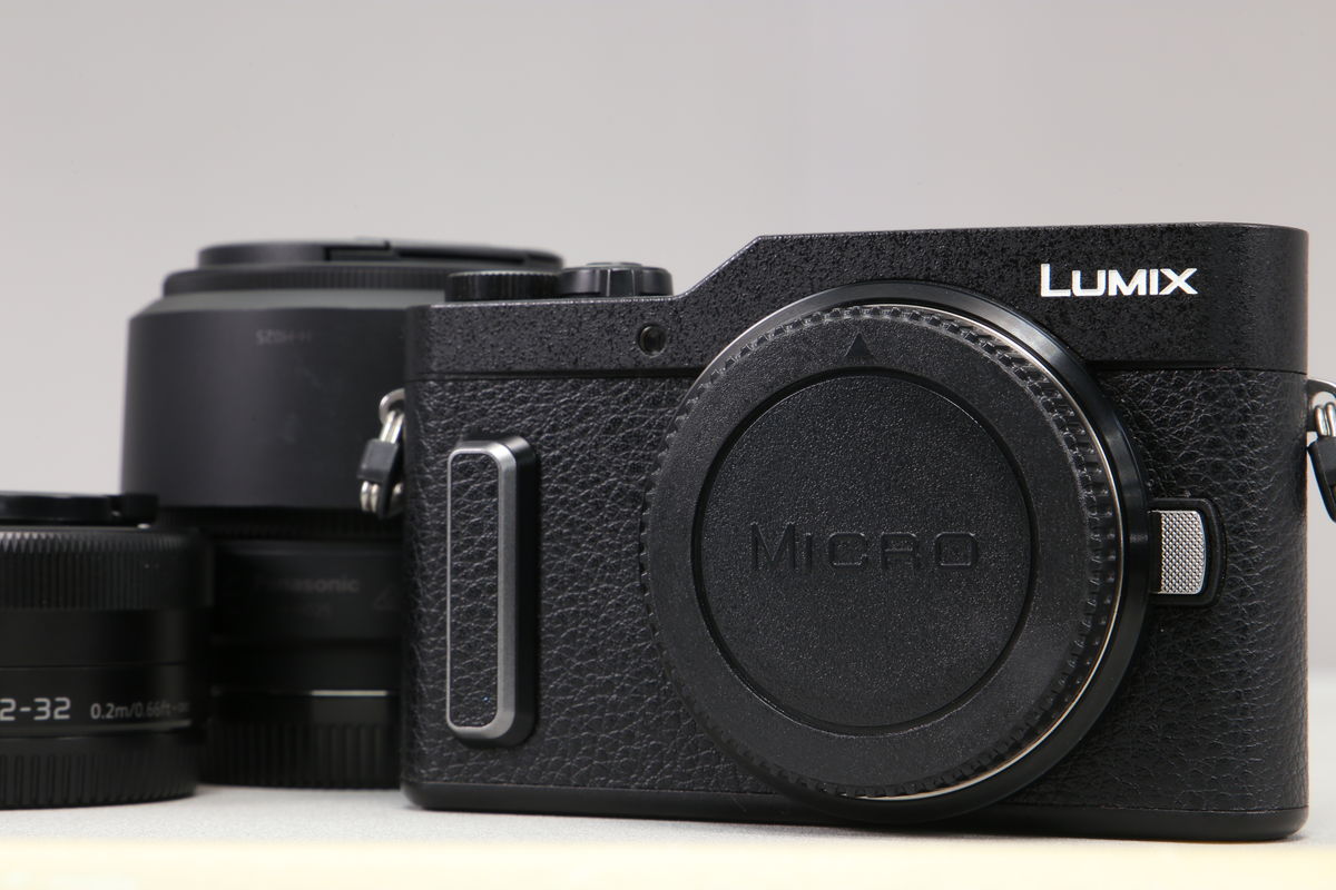 2026年02月16日に買取させていただいたPanasonic LUMIX GF10 ダブルレンズキット DC-GF10W ブラックの画像