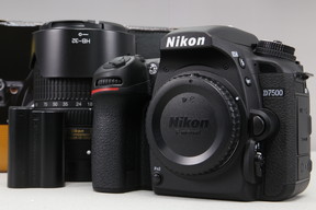 2026年03月09日に一心堂が買取したNikon D7500 18-140 VR レンズキットの画像