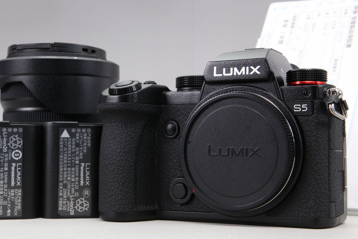 2026年04月20日に買取させていただいたPanasonic LUMIX S5 標準ズームレンズキット DC-S5Kの画像