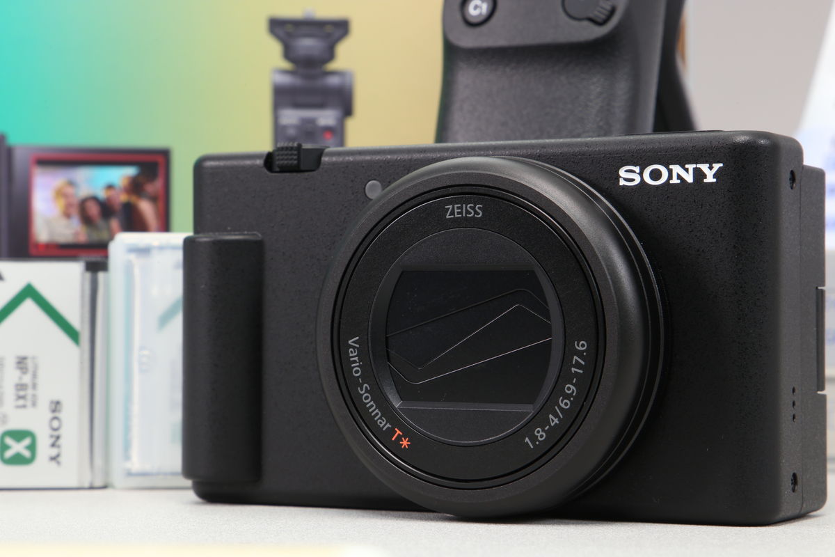 2026年04月30日に買取させていただいたSONY VLOGCAM ZV-1 II シューティンググリップキット ZV-1M2G ブラックの画像