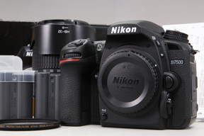 2026年05月02日に一心堂が買取したNikon D7500 18-140 VR レンズキットの画像