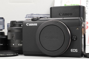 2026年05月13日に一心堂が買取したCanon EOS M100 ダブルレンズキット ブラックの画像