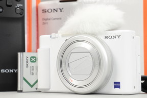 2026年05月09日に一心堂が買取したSONY VLOGCAM ZV-1 シューティンググリップキット ZV-1G ホワイトの画像