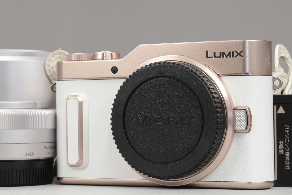 2026年06月01日に一心堂が買取したPanasonic LUMIX GF10 ダブルレンズキット DC-GF10W ホワイトの画像