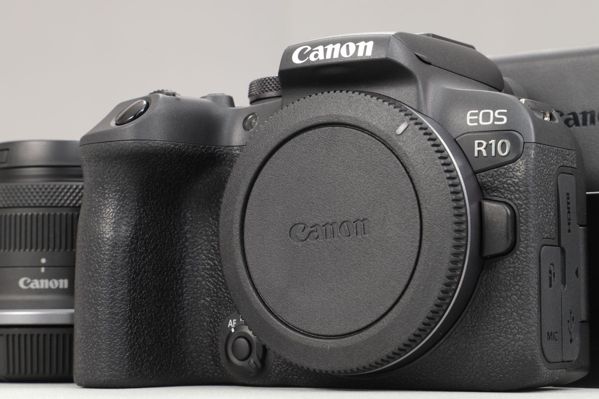 2026年06月06日に買取させていただいたCanon EOS R10 RF-S18-45 IS STM レンズキットの画像