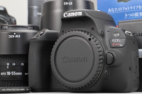 2026年06月03日に一心堂が買取したCanon EOS Kiss X9 ダブルズームキットの画像