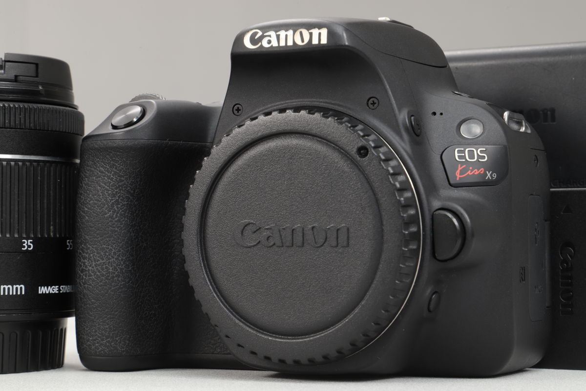 2026年06月23日に買取させていただいたCanon EOS Kiss X9 EF-S18-55 IS STM レンズキット ブラックの画像