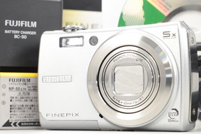 2026年07月07日に一心堂が買取したFUJIFILM FinePix F100fdの画像