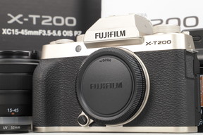 2026年07月07日に一心堂が買取したFUJIFILM X-T200 レンズキット シャンパンゴールドの画像
