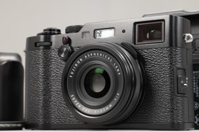 2026年07月18日に一心堂が買取したFUJIFILM X100F ブラックの画像