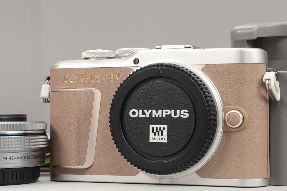 2026年08月03日に買取させていただいたOLYMPUS PEN E-PL10 14-42mm EZレンズキット ブラウンの画像