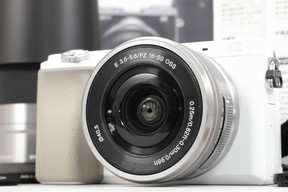 2026年08月16日に一心堂が買取したSONY α6100 ダブルズームレンズキット ILCE-6100Y ホワイトの画像