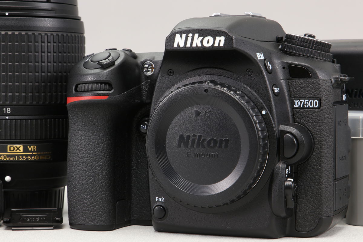 2026年08月25日に買取させていただいたNikon D7500 18-140 VR レンズキットの画像