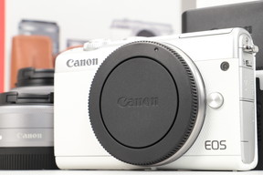 2026年08月27日に一心堂が買取したCanon EOS M100 ダブルレンズキット ホワイトの画像