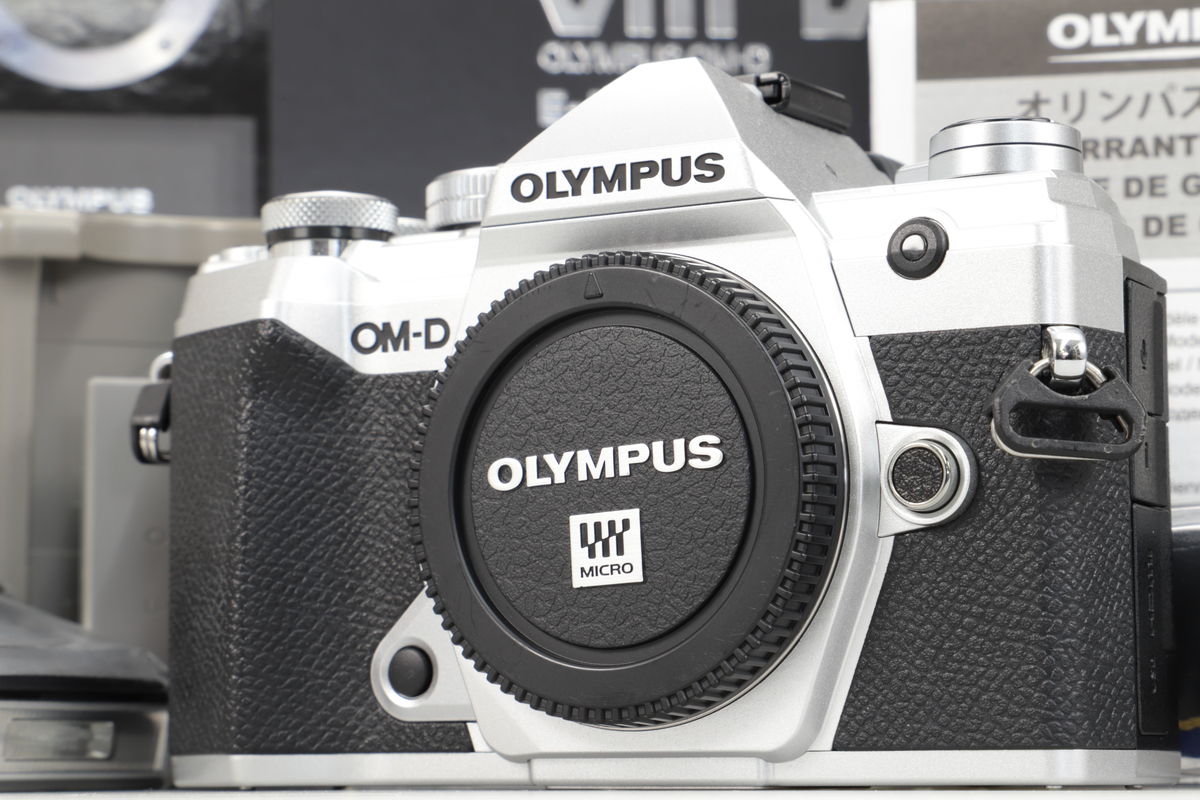 2026年09月03日に買取させていただいたOLYMPUS OM-D E-M5 Mark III ボディ シルバーの画像