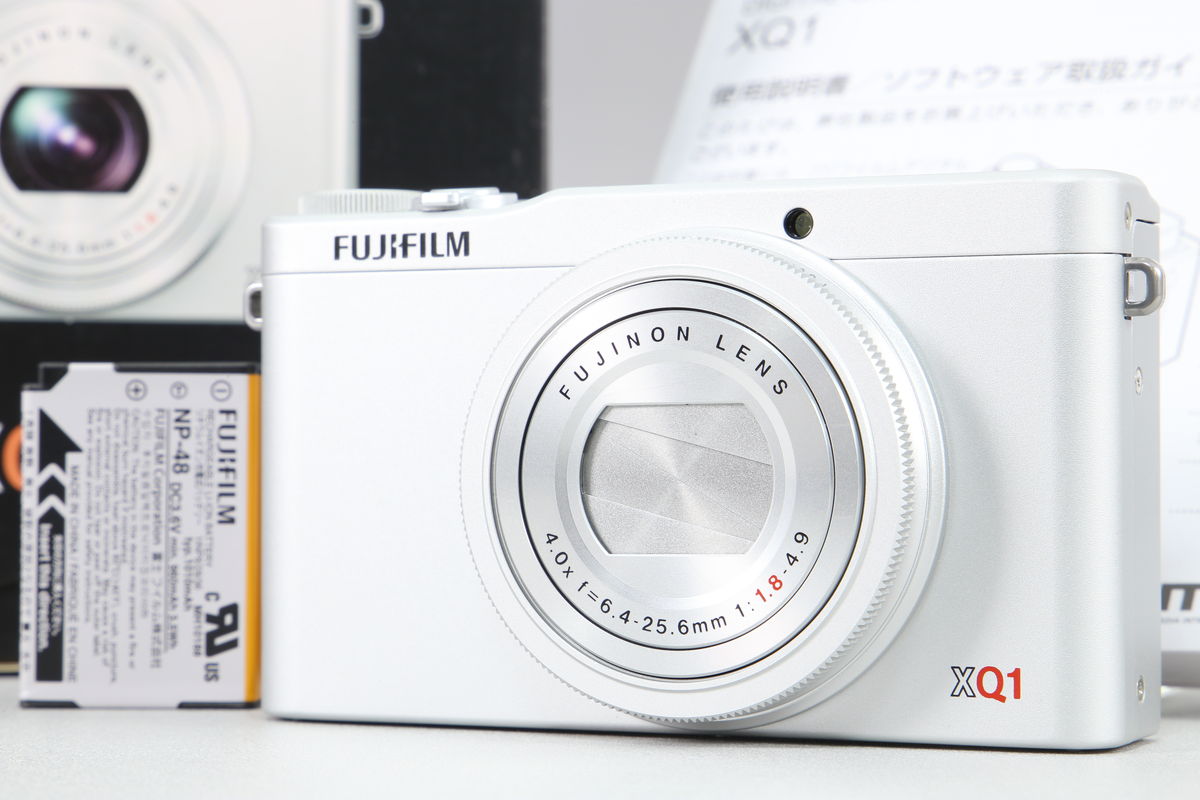 2026年09月12日に買取させていただいたFUJIFILM XQ1 シルバーの画像