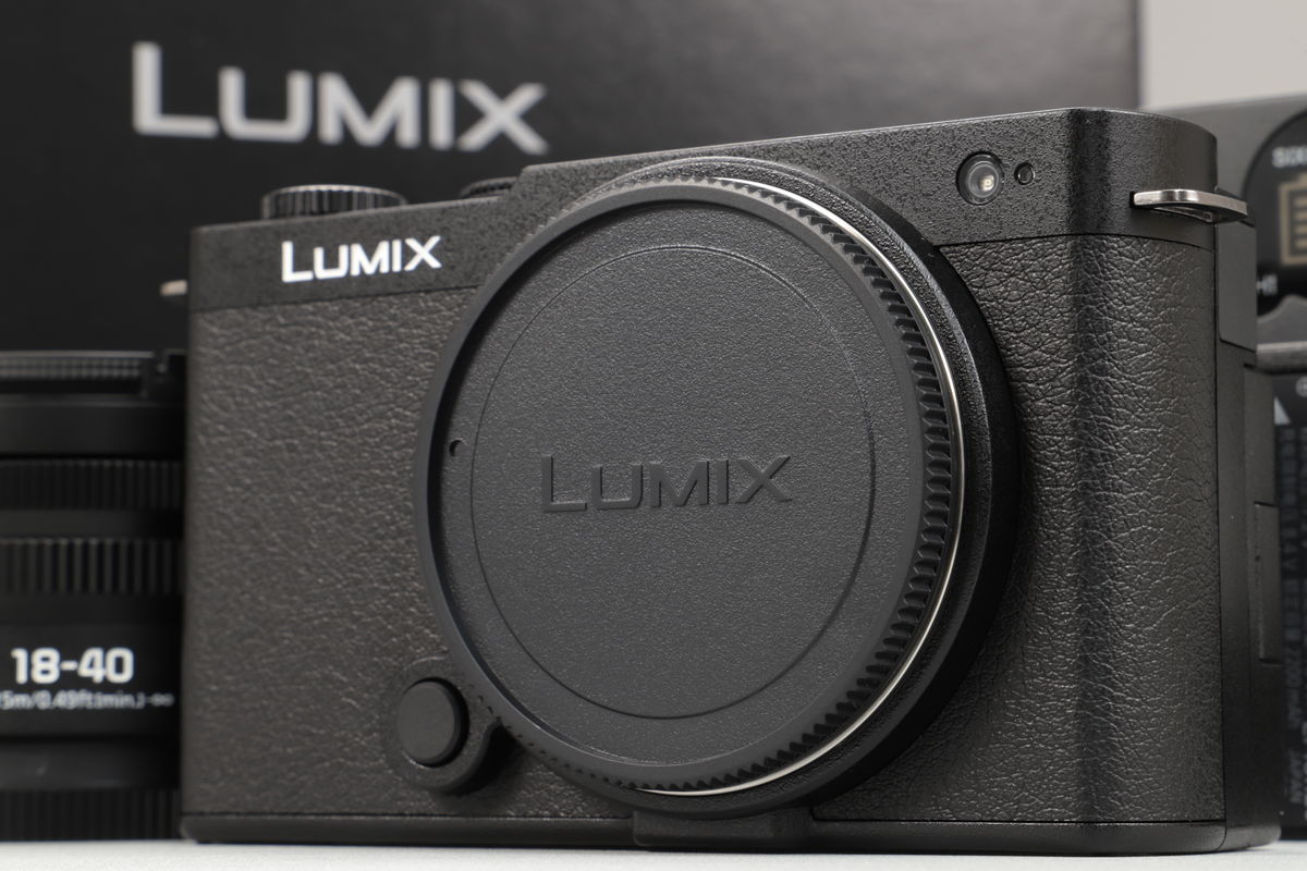 2026年09月21日に買取させていただいたPanasonic LUMIX S9 広角ズームレンズキット DC-S9N ジェットブラックの画像